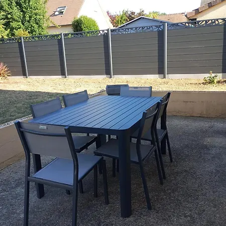 Casa vacanze Maison Confortable A Avec Jardin Et Terrasse Le Mans